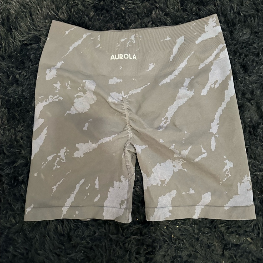 Aurora Seamless Scrunch Biker Shorts | Blue Acid Wash